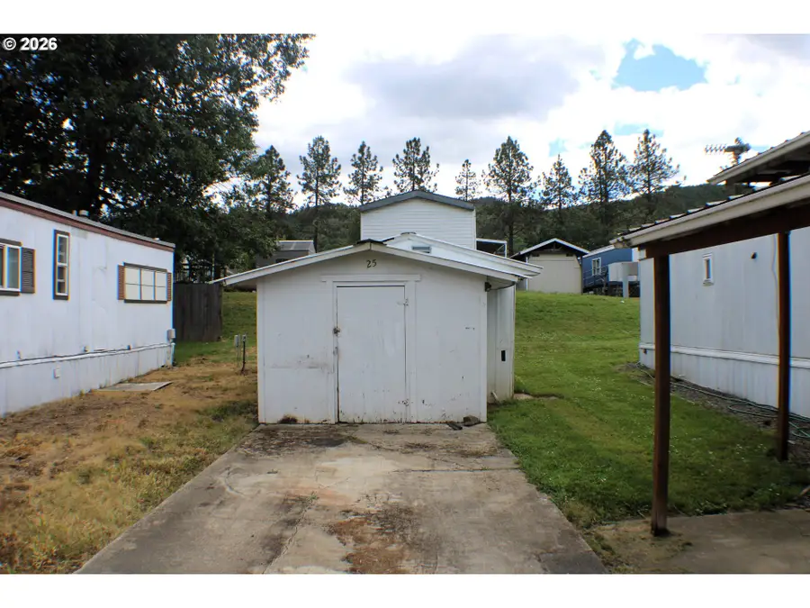 157 Bunting Ln #25, Myrtle Creek Riddle, OR 97457 - #3