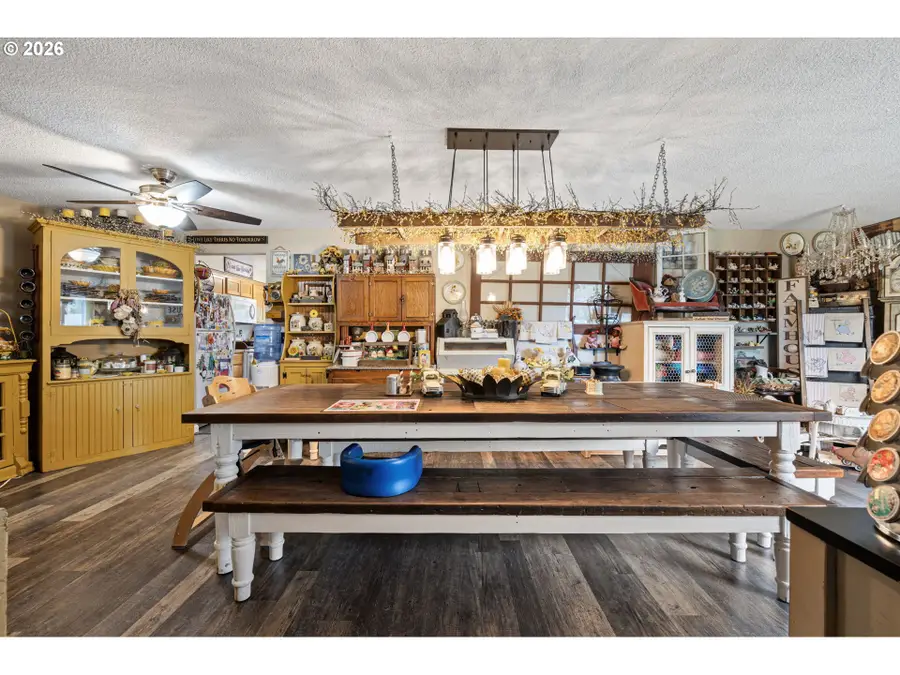 1700 E Grover Ave, Cottage Grove, OR 97424 - #3