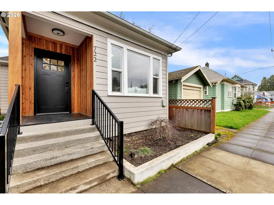 722 NE Skidmore St, Portland, OR 97211 - #3