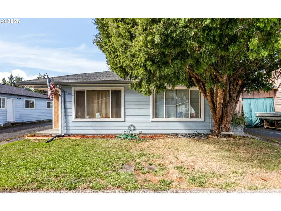 1115 N 4th Ave, Kelso, WA 98626 - #3