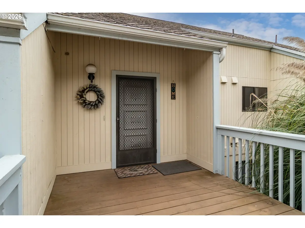 26 NW Mountain View Dr, Roseburg, OR 97471 - #1