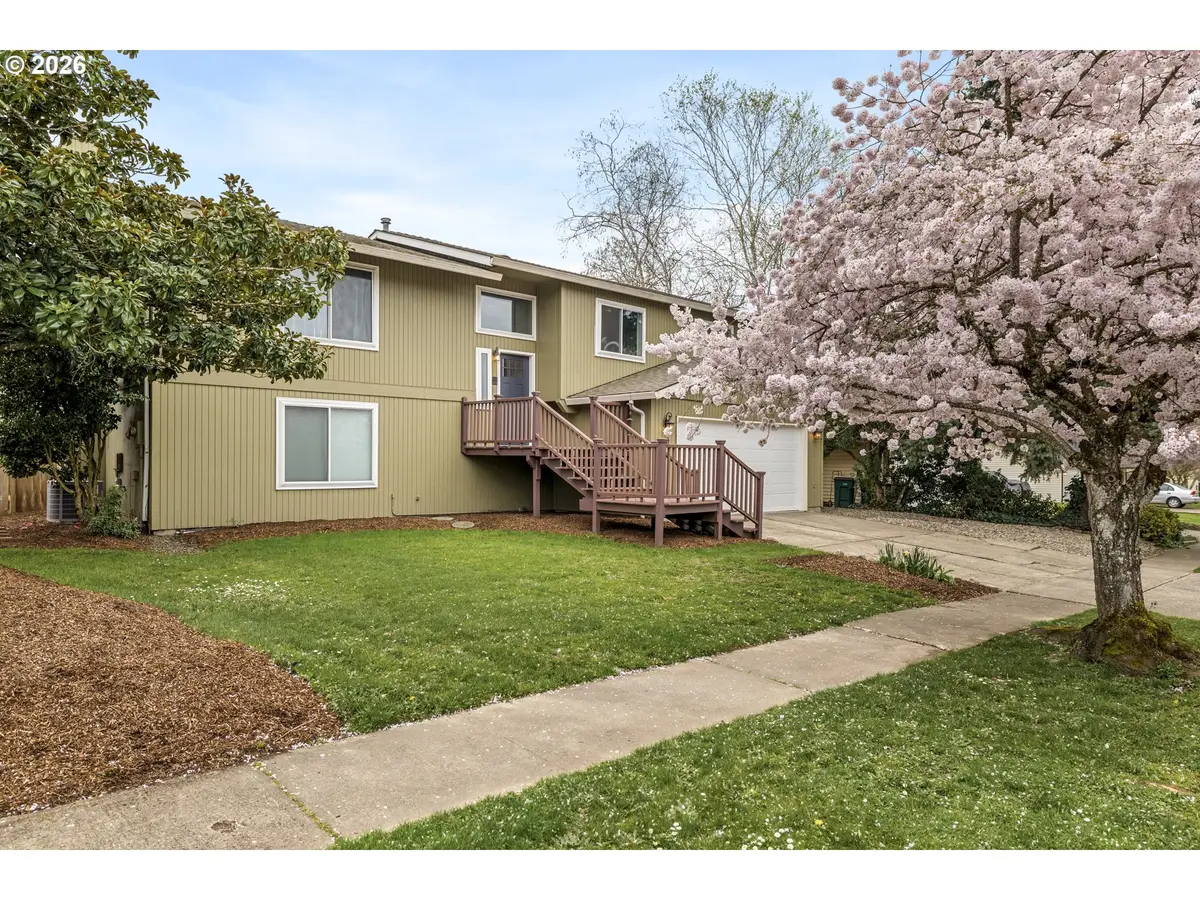 200 E Foothills Dr, Newberg, OR 97132 - #1