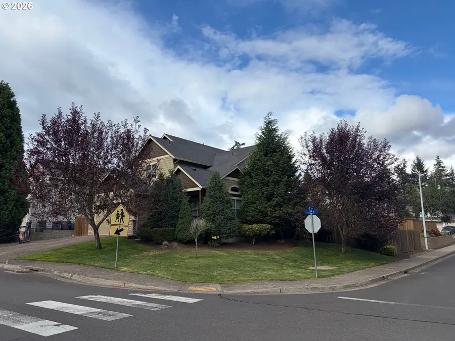 410 N 7th St, Carlton, OR 97111 - #2