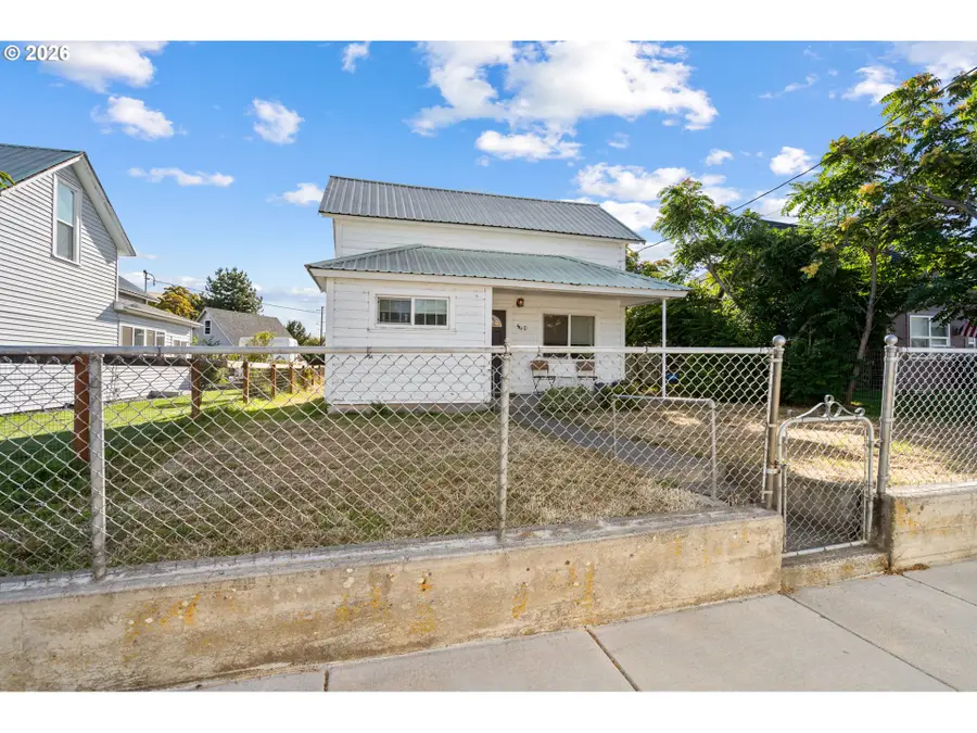 560 N Gale St, Heppner, OR 97836 - #3
