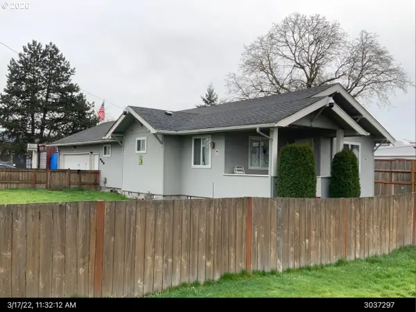302 Yew St, Kelso, WA 98626