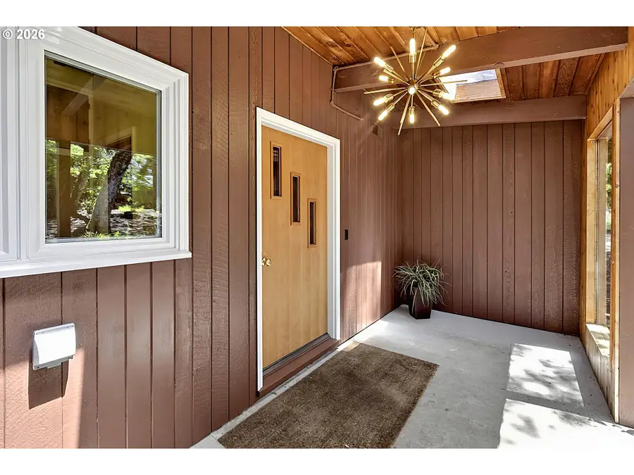 65 W 35th Pl, Eugene, OR 97405 - #3