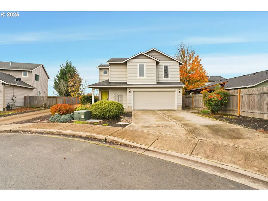 3360 E Mckern Pl, Newberg, OR 97132 - Image #3