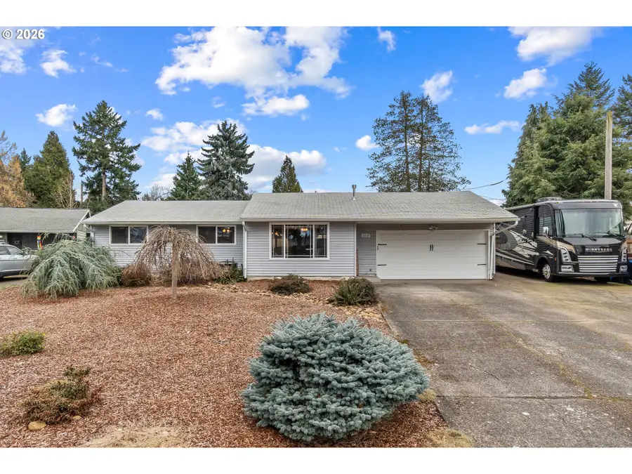 18030 SE Pershing Ct, Portland, OR 97236 - #2