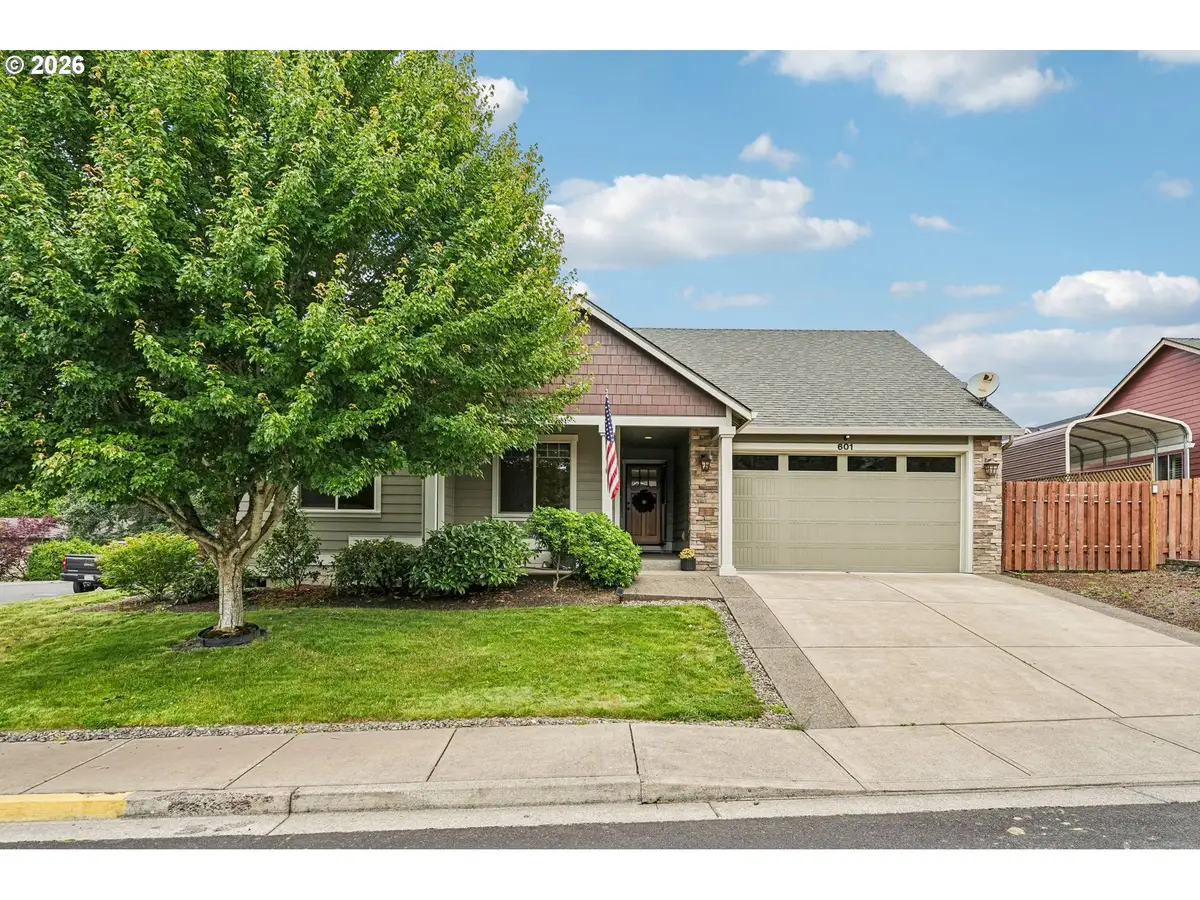 601 N 6th St, Carlton, OR 97111 - #1
