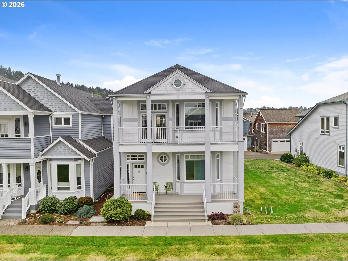 250 Round House Rd, Astoria, OR 97103 - #1