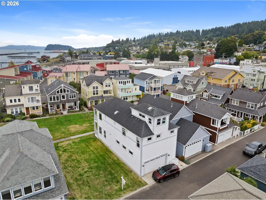 250 Round House Rd, Astoria, OR 97103 - #2