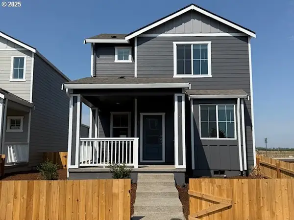 1205 Parkside Ave, Woodburn, OR 97071