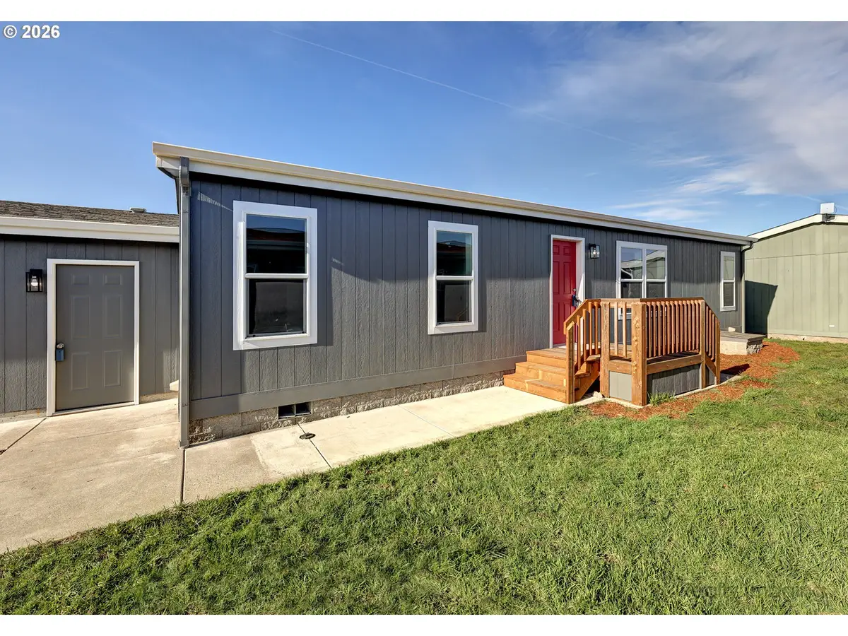 2020 S 12th St, Lebanon, OR 97355 - Image #1