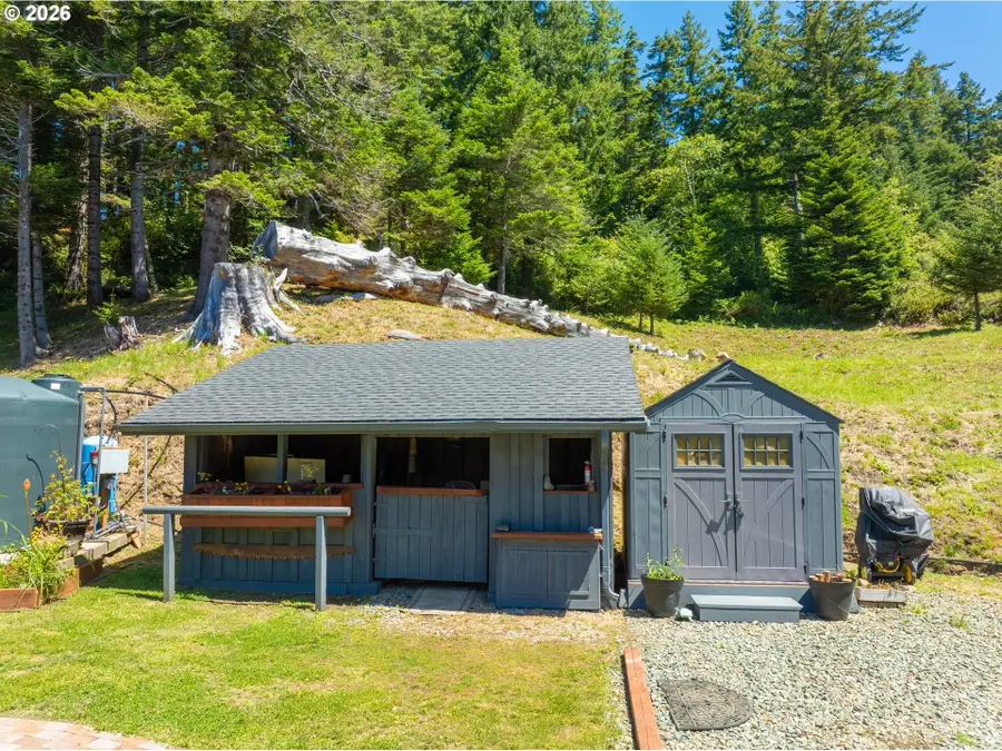 27837 Thimbleberry Rd, Gold Beach, OR 97444 - #3