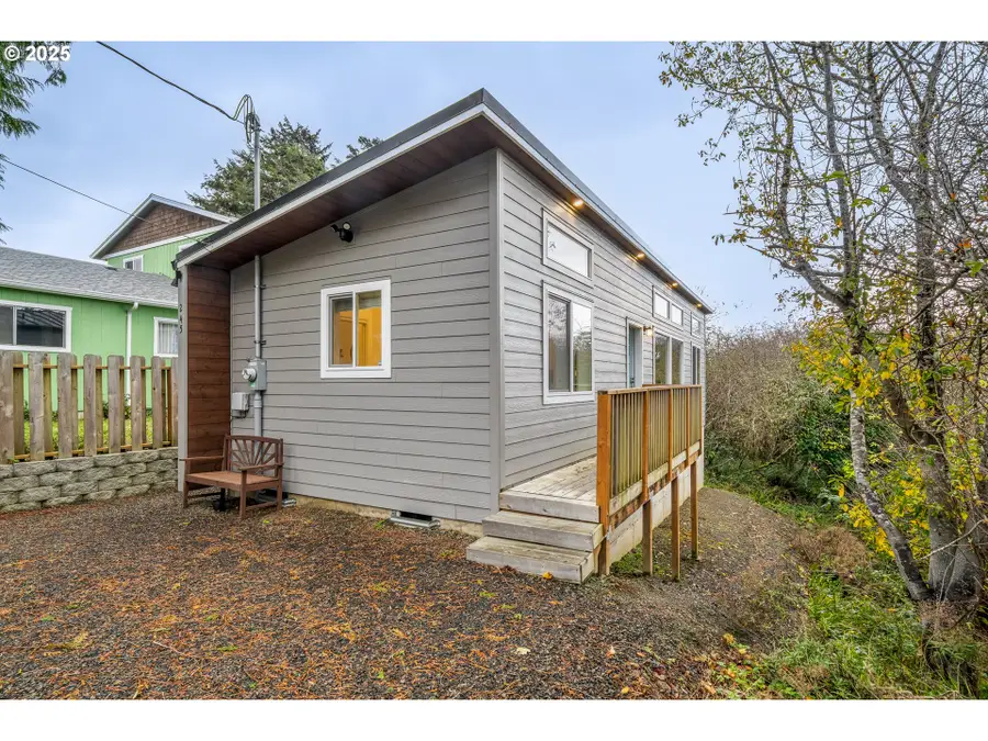 245 S Dolphin, Rockaway Beach, OR 97136 - Image #2