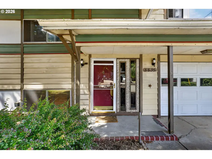 8835 SE Regents Dr, Milwaukie, OR 97222 - #3