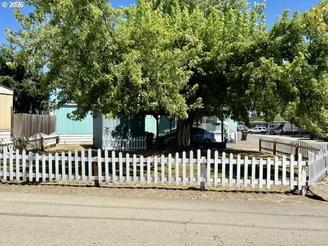 1050 W Central Ave, Sutherlin, OR 97479 - #3