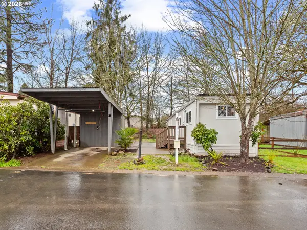 500 N Gilwood St #5, Carlton, OR 97111