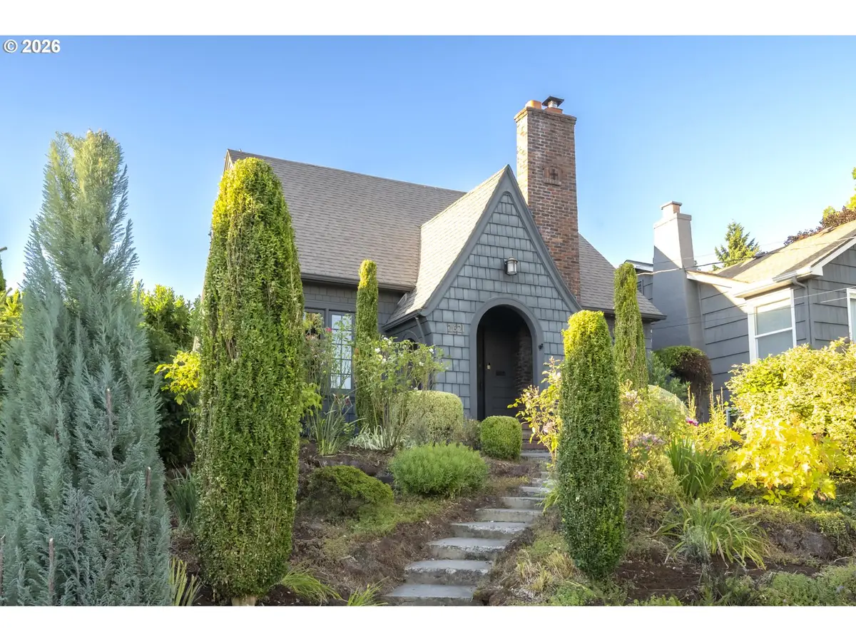 2621 N Sumner St, Portland, OR 97217 - #1
