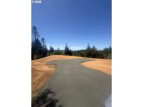 94252 Laurel Park Ln, CoosBay, OR 97420