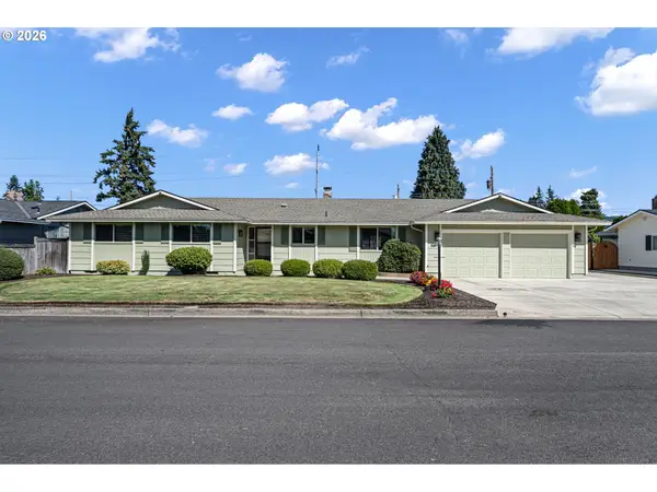 2184 Loch Dr, Springfield, OR 97477