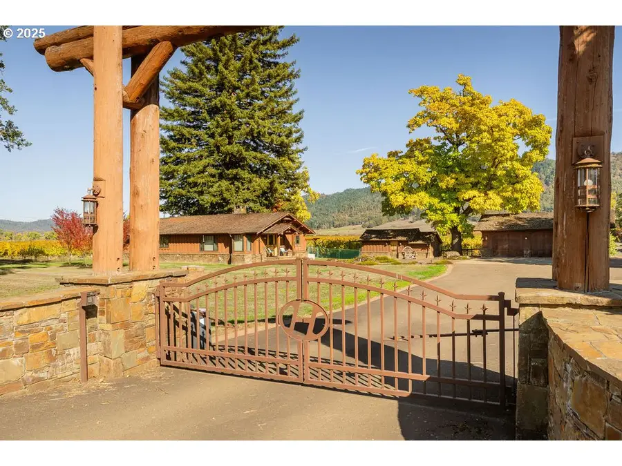 8690 Lookingglass Rd, Roseburg, OR 97471 - Image #2