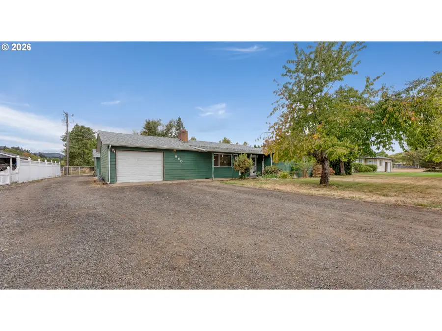 880 Hillview Dr, Lebanon, OR 97355 - #2