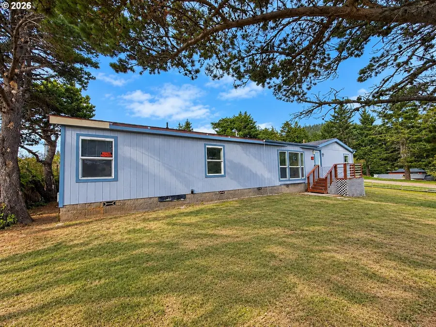 94255 4th St, Gold Beach, OR 97444 - #2