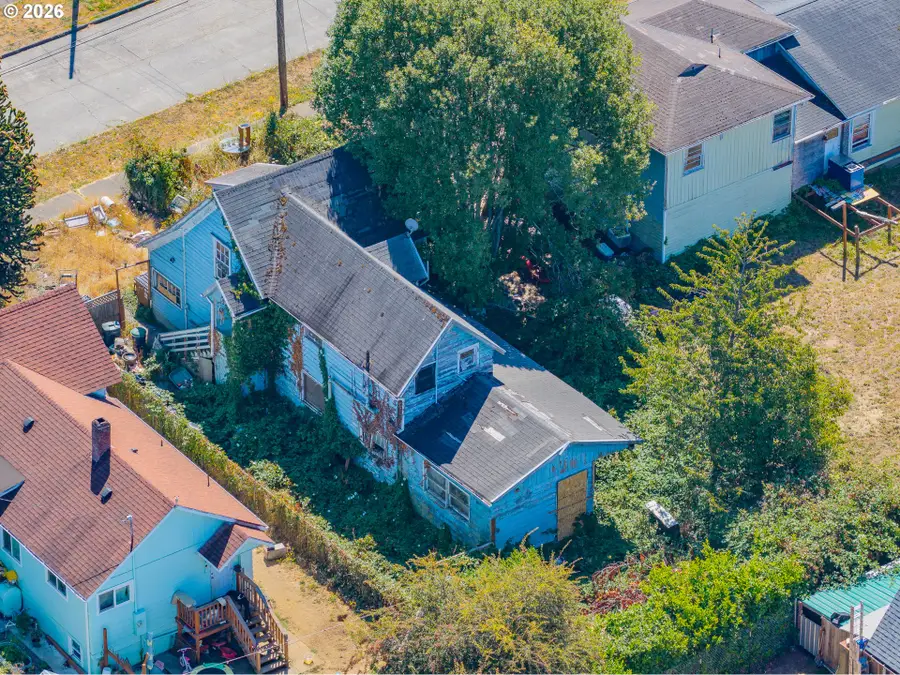 343 N Elliott St, Coquille, OR 97423 - #2