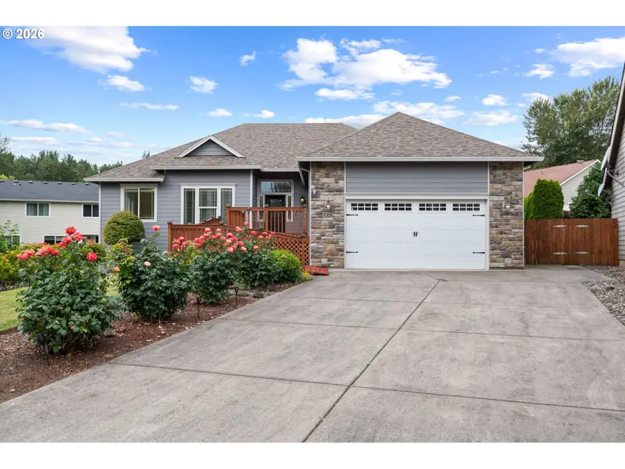 118 Peninsula Dr, Kelso, WA 98626 - #2