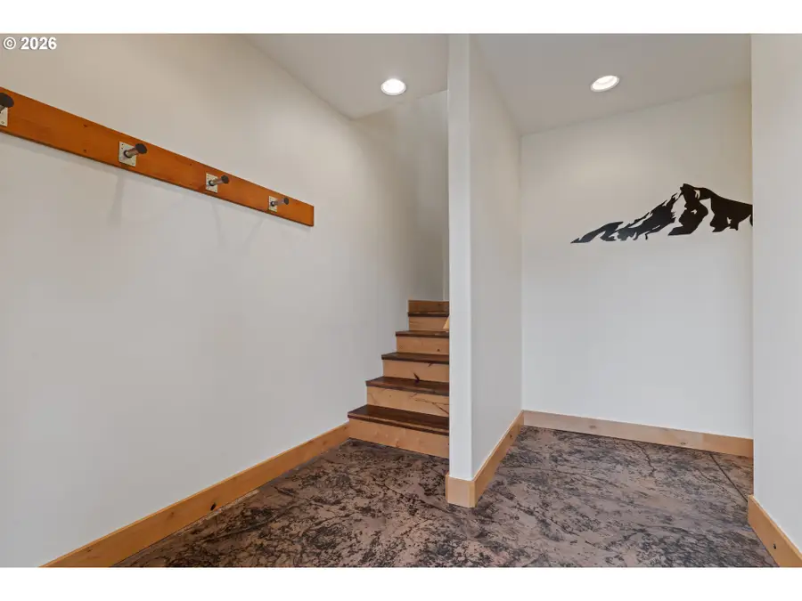 192 Honeysuckle Ln, The Dalles, OR 97058 - #3