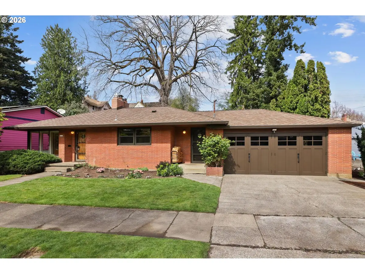 4111 SE Brooklyn St, Portland, OR 97202 - #1
