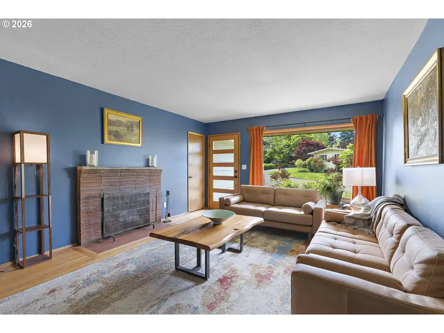 4755 SE Washington Pl, Milwaukie, OR 97222 - #3