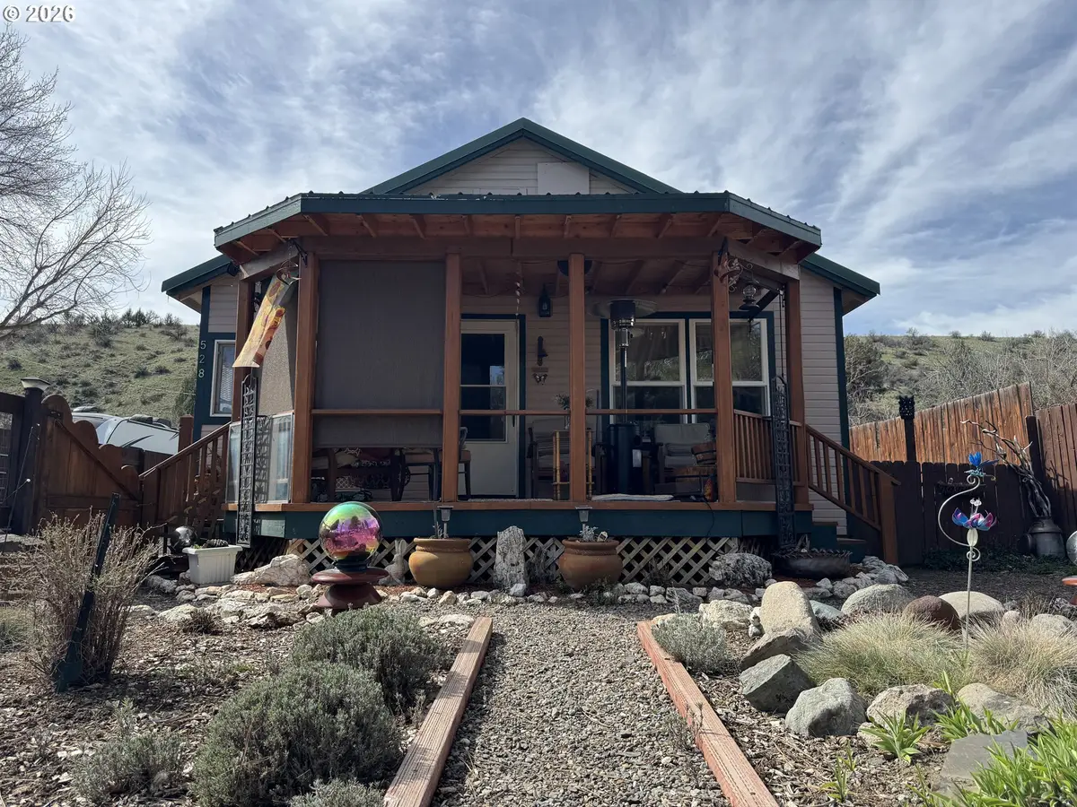 528 N Cozart Ave, Prairie City, OR 97869 - #1