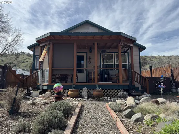 528 N Cozart Ave, PrairieCity, OR 97869