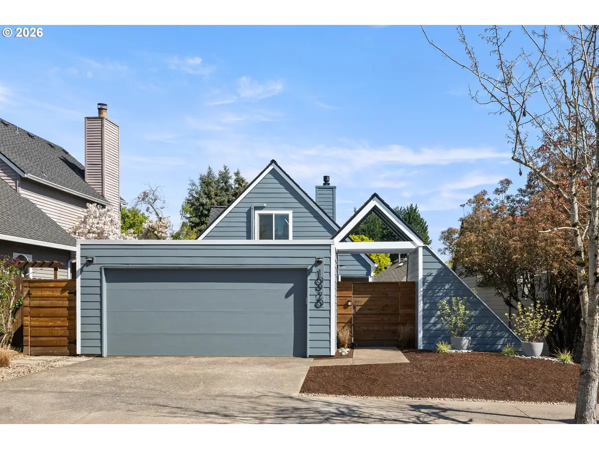 10920 SW Summer Lake Dr, Portland, OR 97223 - #1