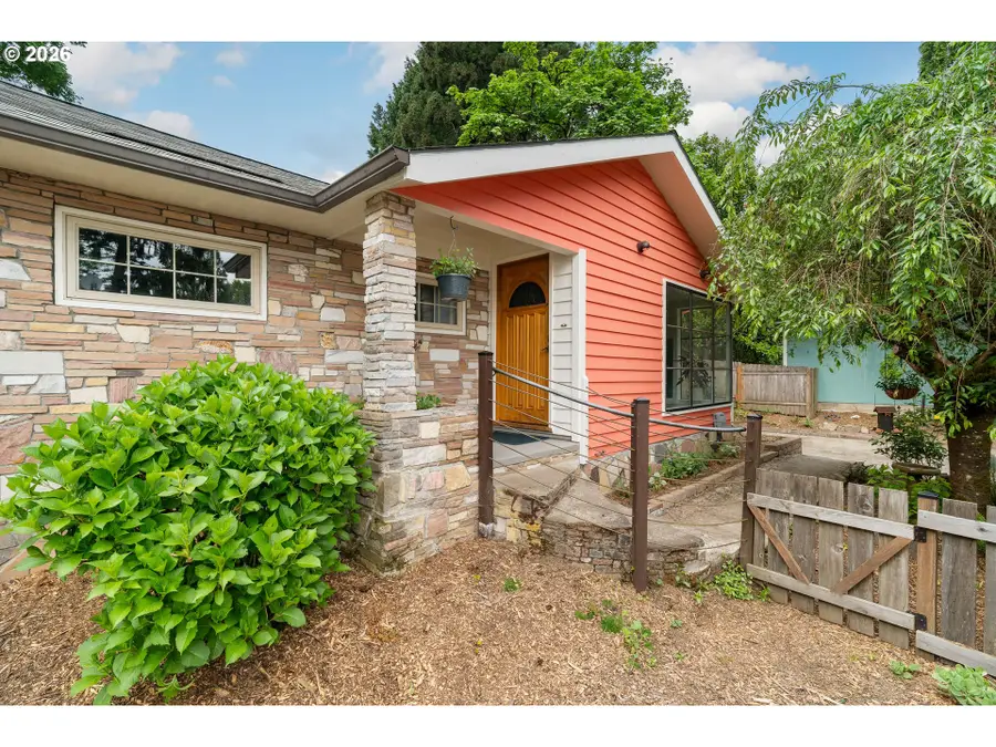 5010 SW Maplewood Rd, Portland, OR 97219 - #3