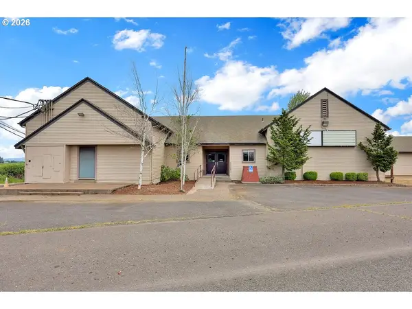 21211 Coburg Rd, Harrisburg, OR 97446
