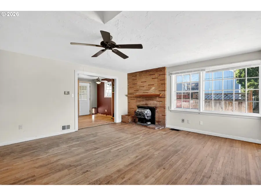 2607 E 26th St, Vancouver, WA 98661 - #3