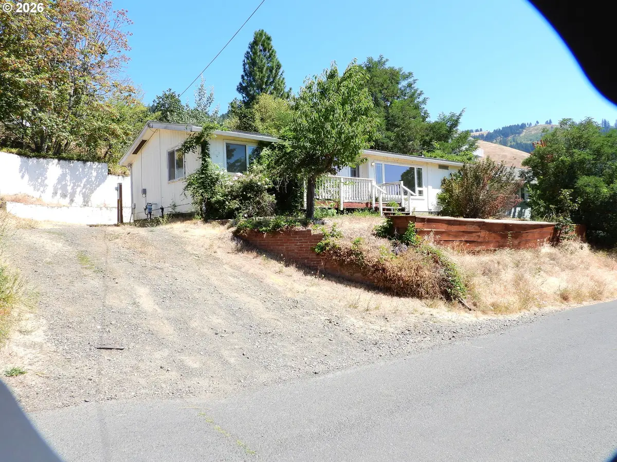 614 Vine St, White Salmon, WA 98672 - #1
