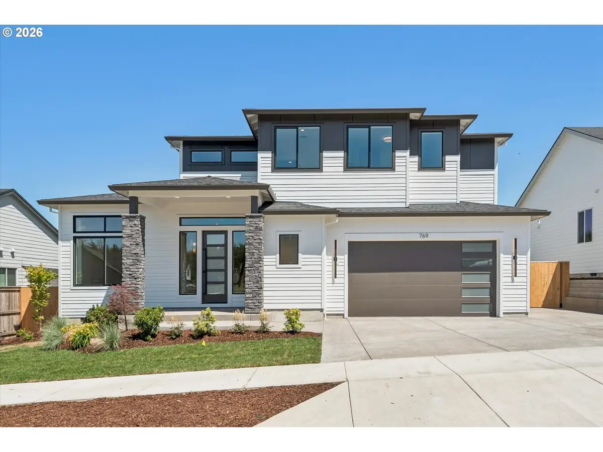 769 Riley Dr, Silverton, OR 97381 - #1