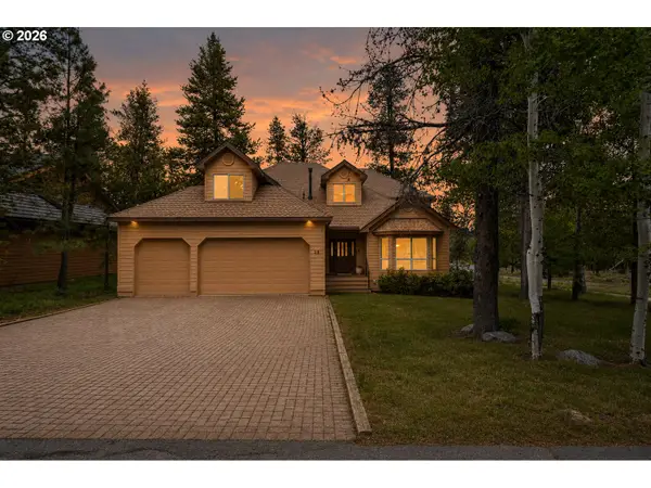 18004 Tan Oak Ln, Bend, OR 97707