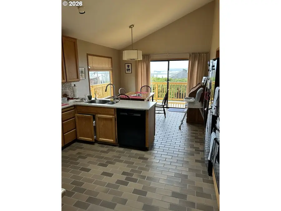 8003 SE Evergreen Hwy, Vancouver, WA 98664 - #3