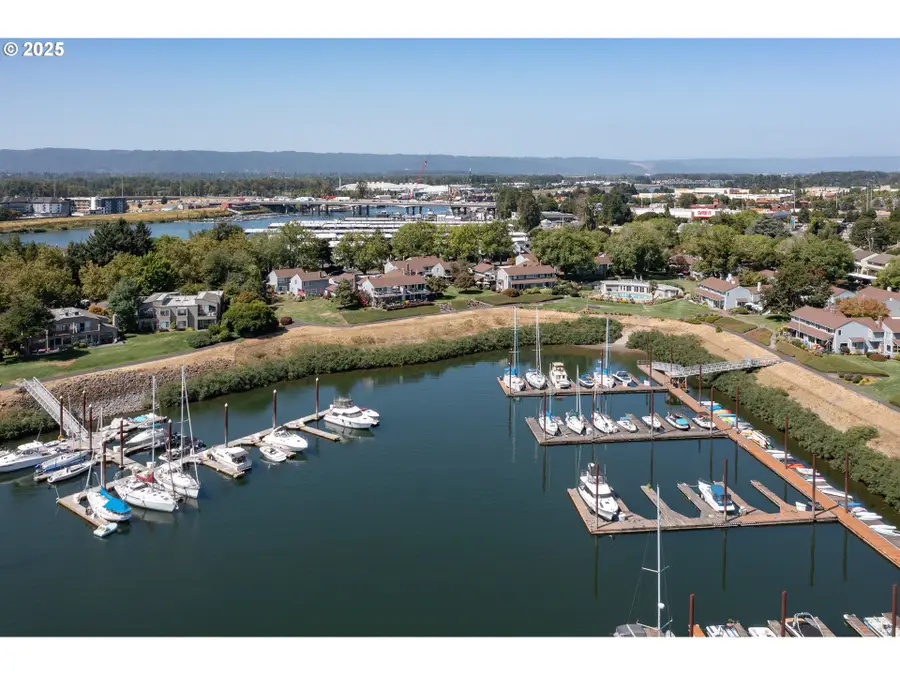 615 N Tomahawk Island Dr, Portland, OR 97217 - Image #2