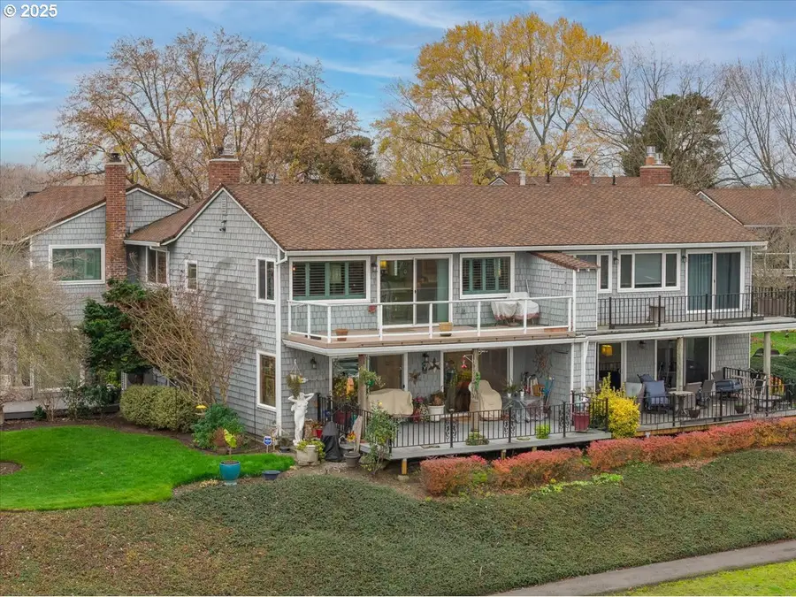 615 N Tomahawk Island Dr, Portland, OR 97217 - Image #3