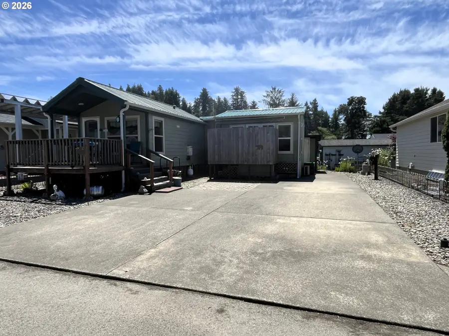16 Pine Ln, Lakeside, OR 97449 - #2