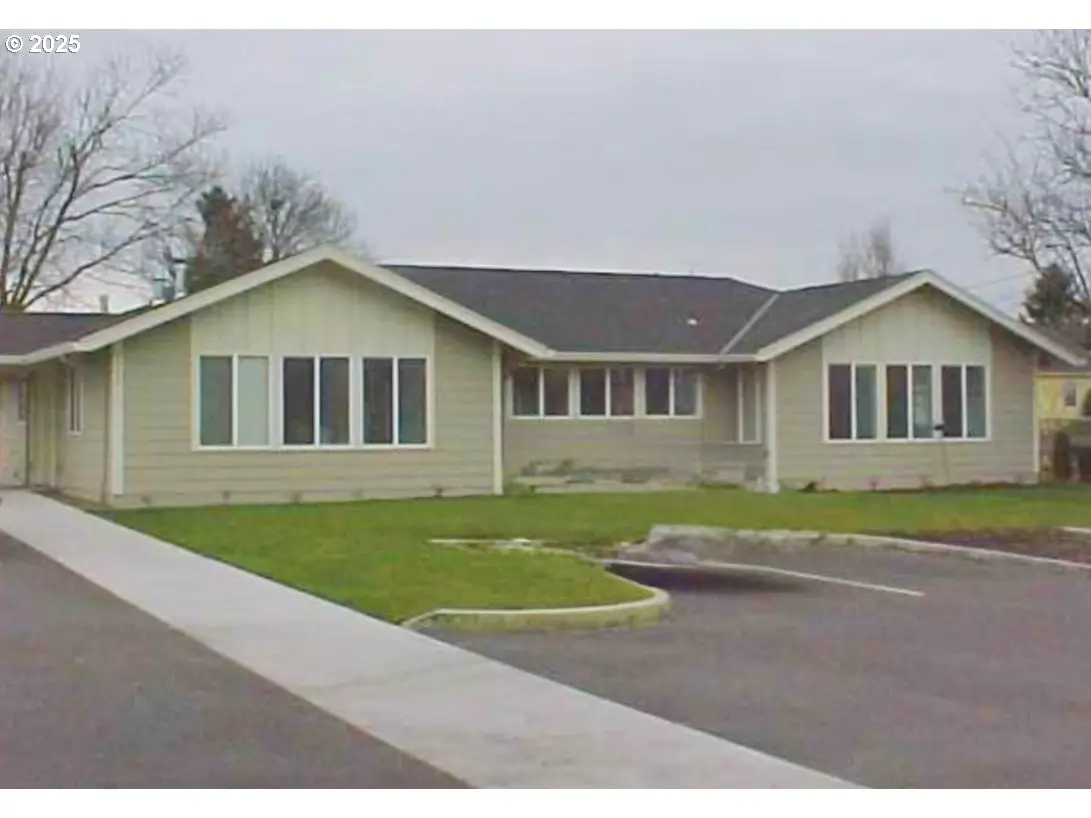 9350 SE Taylor St, Portland, OR 97216 - Image #1