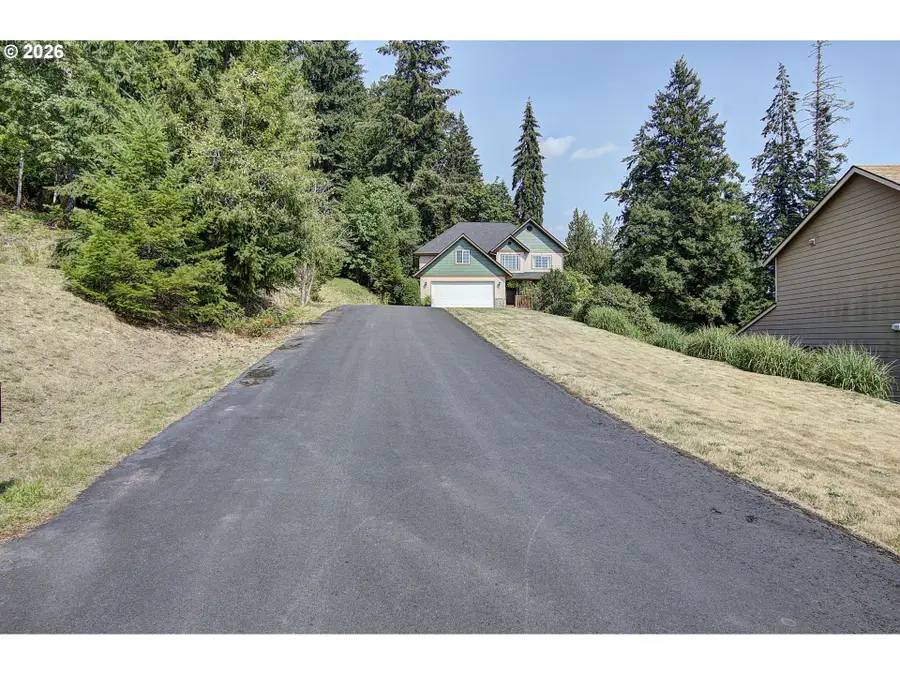 948 Edinburgh Ct, Kelso, WA 98626 - #2