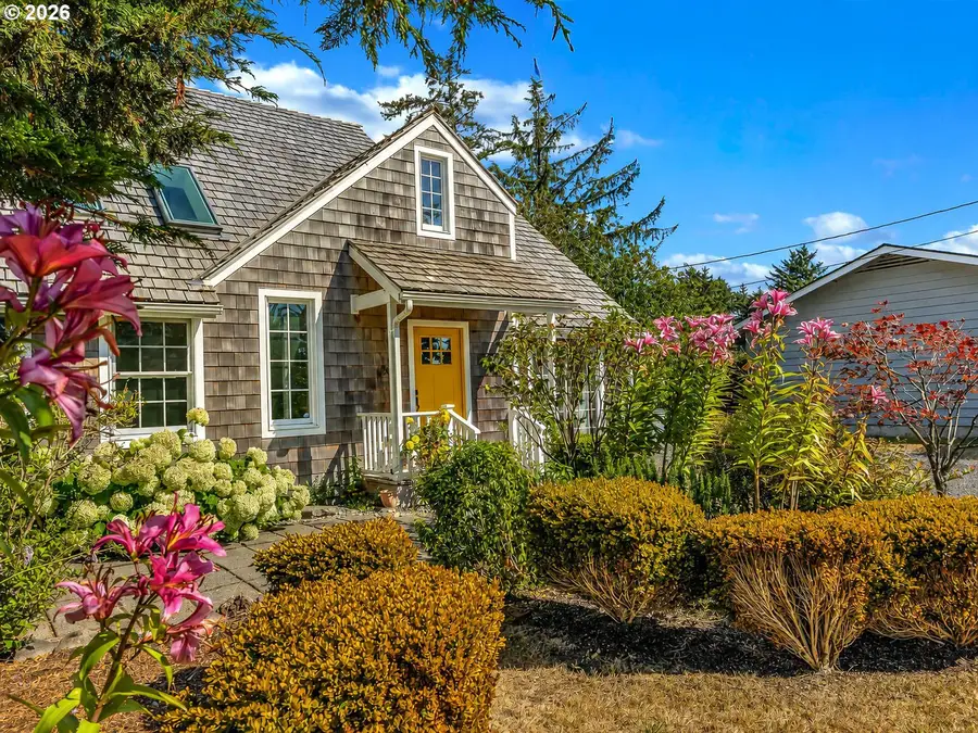 967 N Cottage Ave, Gearhart, OR 97138 - #2