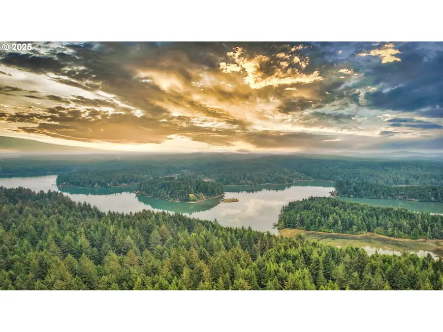 62133 Salal Rd, Coos Bay, OR 97420 - Image #2